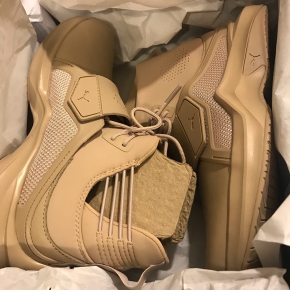 NIB FENTY X PUMA Hi trainer - Picture 6 of 7